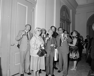 882437 Afbeelding van de ontvangst van de veteranen van het Reconnaissance Regiment van de 49th West Riding Division ...